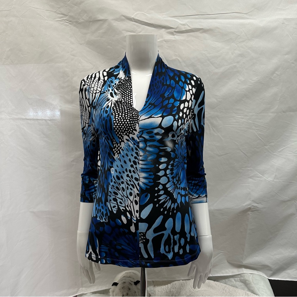 Motive... Abstract Butterfly V-Neck Blouse with 3/4 sleeves Women Size S